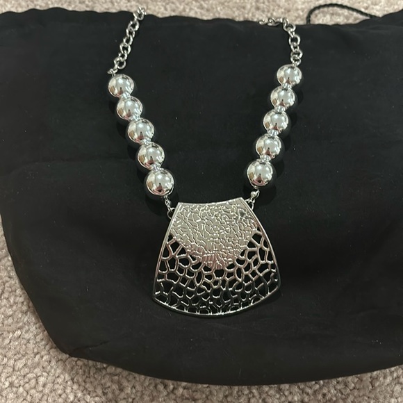 19” costume necklace!! So cute! 🦋💙 - Picture 2 of 4